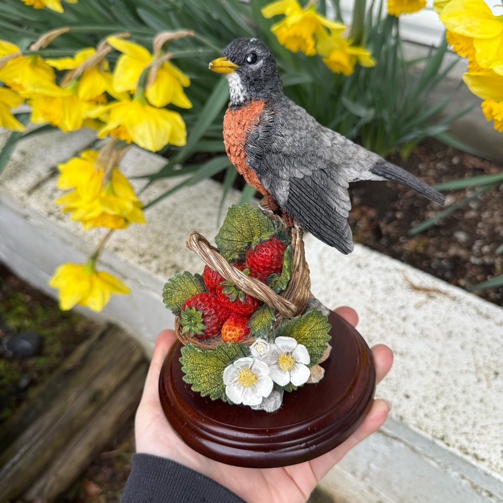 Decorative Robin Bird Figurine with Strawberry Basket